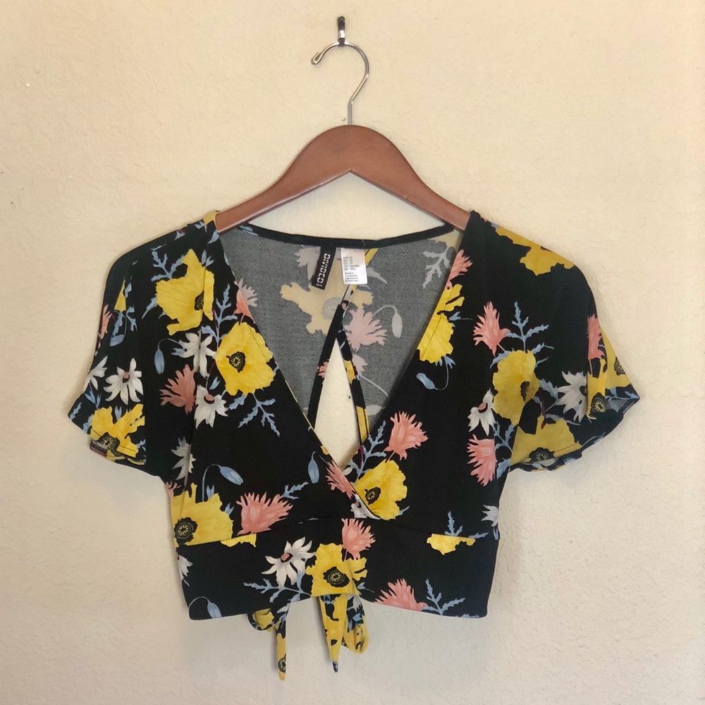 Cropped floral H&M blouse